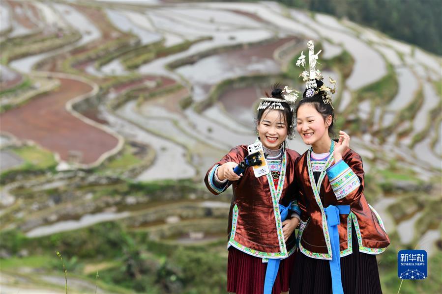 （新華全媒頭條·聚焦生物多樣性大會(huì)·圖文互動(dòng)）（8）攜手同行，開啟人類高質(zhì)量發(fā)展新征程——習(xí)近平主席在《生物多樣性公約》第十五次締約方大會(huì)領(lǐng)導(dǎo)人峰會(huì)上的主旨講話解讀